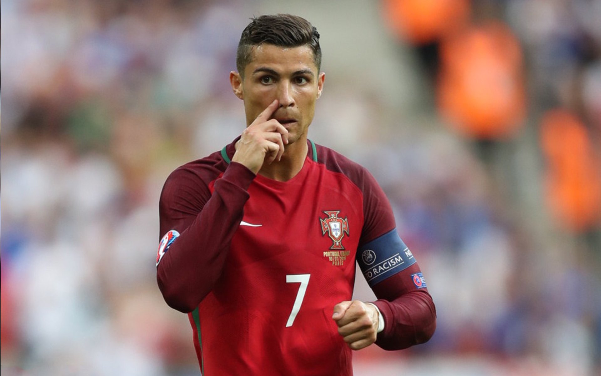 开云体育入口-莱万封喉变锁喉，2026世界杯之夜，超级前锋的终极防守哲学